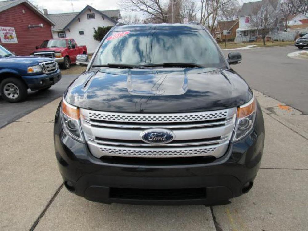 2014 Tuxedo Black Metallic Ford Explorer XLT (1FM5K8D86EG) with an 3.5 6 Cylinder Sequential Multiport Fuel Injection engine, 6-Speed Shiftable Automatic transmission, located at 5505 N. Summit St., Toledo, OH, 43611, (419) 729-2688, 41.654953, -83.530014 - Photo #18