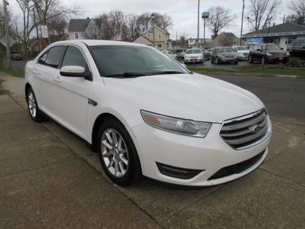 2013 White Platinum Metallic Tri-Coat Ford Taurus SEL (1FAHP2E80DG) with an 3.5 6 Cylinder Sequential Multiport Fuel Injection engine, 6-Speed Shiftable Automatic transmission, located at 5505 N. Summit St., Toledo, OH, 43611, (419) 729-2688, 41.654953, -83.530014 - Photo #14