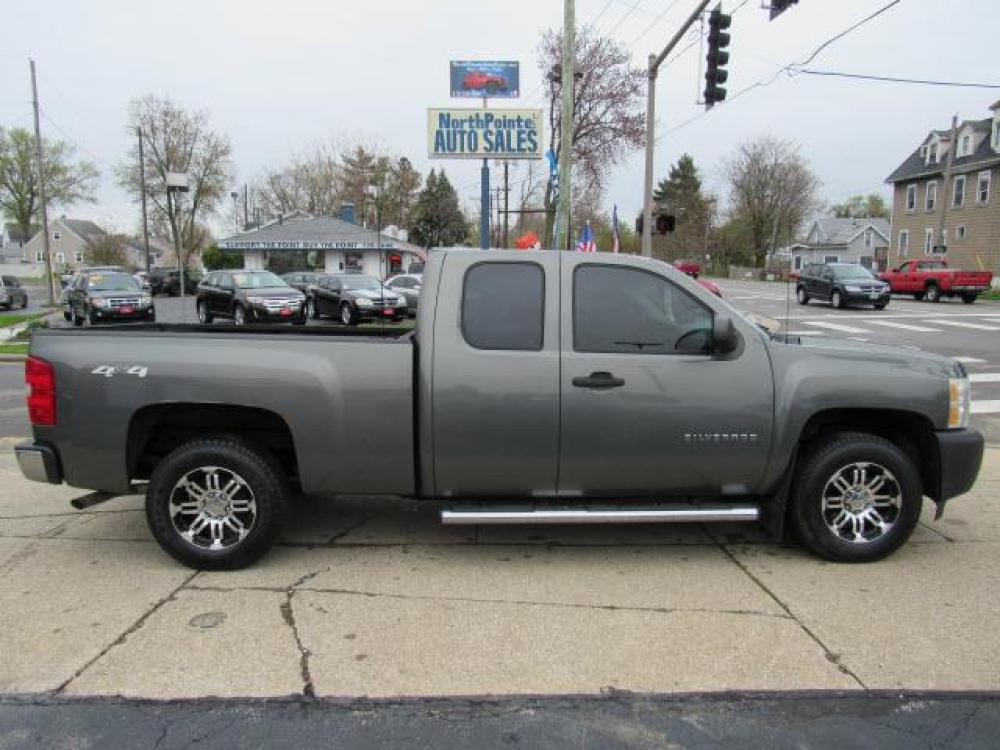 2011 Gray Metallic Chevrolet Silverado 1500 Work Truck 4X4 (1GCRKPEA9BZ) with an 4.8 8 Cylinder Sequential-Port F.I. engine, 4-Speed Automatic transmission, located at 5505 N. Summit St., Toledo, OH, 43611, (419) 729-2688, 41.654953, -83.530014 - Photo #0