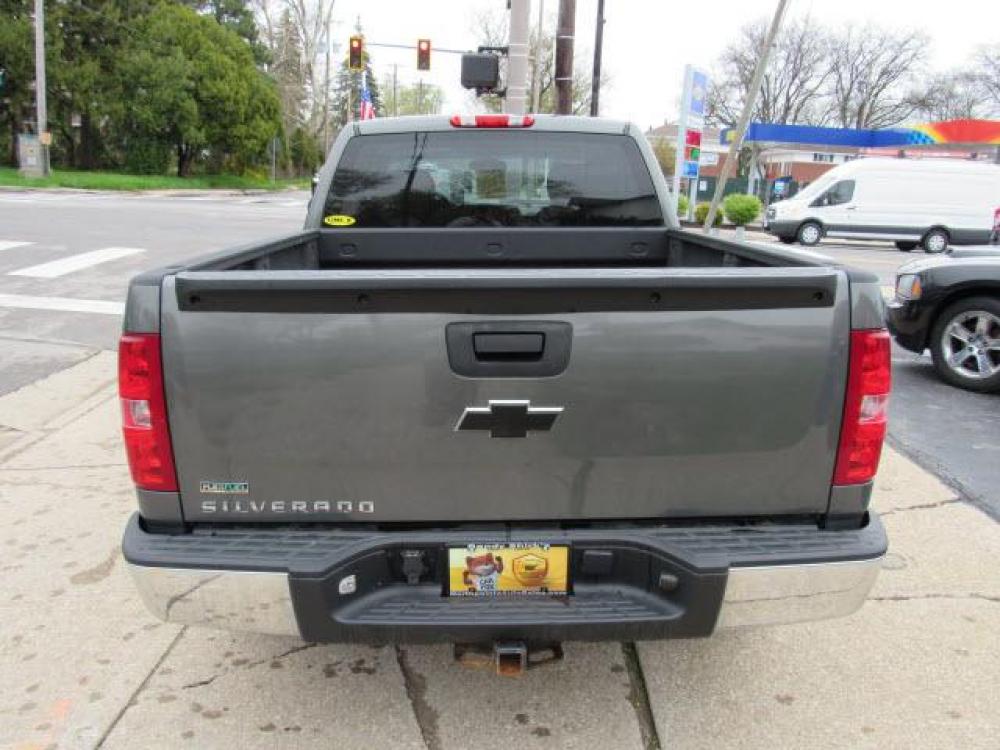 2011 Gray Metallic Chevrolet Silverado 1500 Work Truck 4X4 (1GCRKPEA9BZ) with an 4.8 8 Cylinder Sequential-Port F.I. engine, 4-Speed Automatic transmission, located at 5505 N. Summit St., Toledo, OH, 43611, (419) 729-2688, 41.654953, -83.530014 - Photo #19