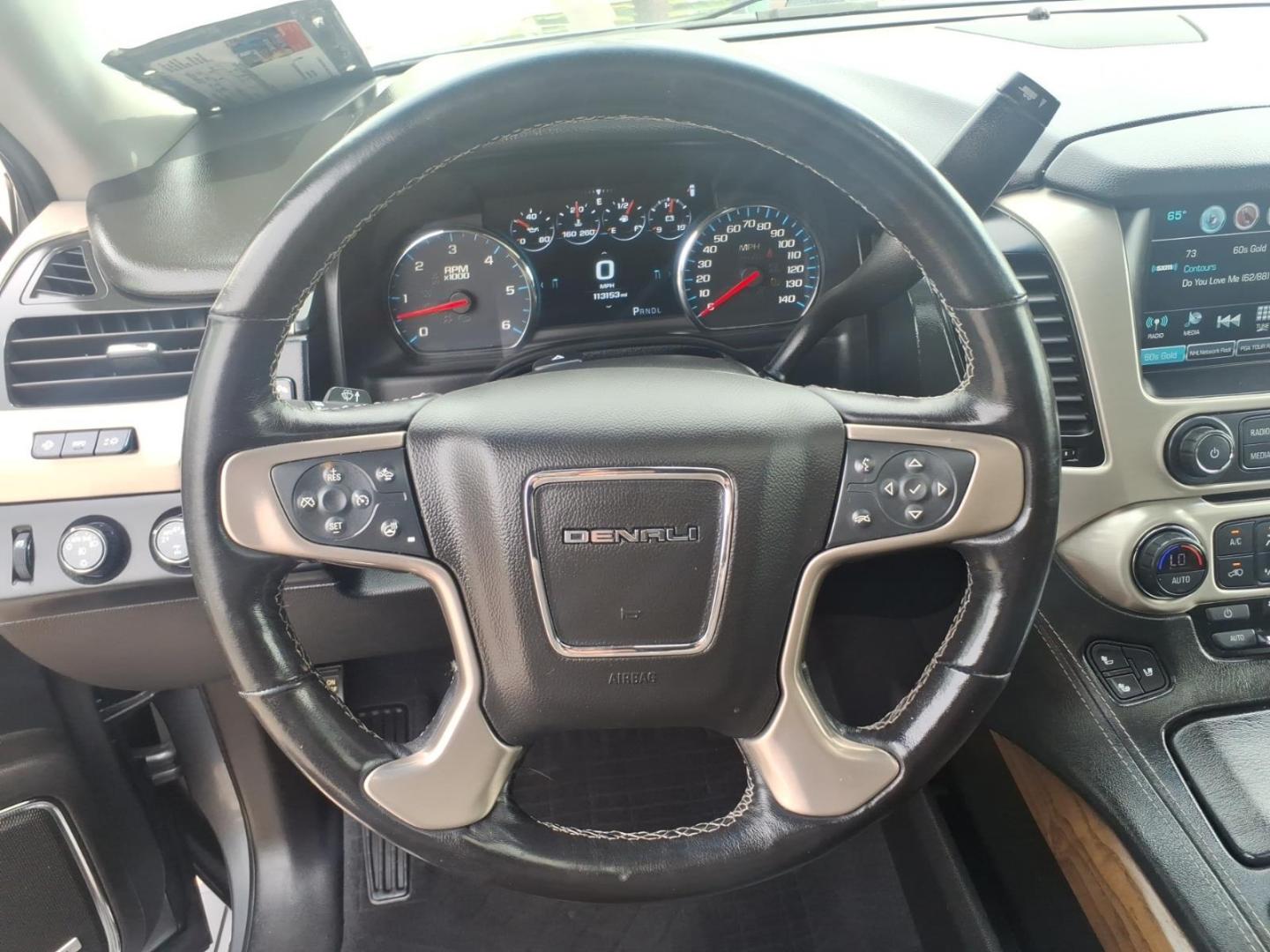 2019 Quicksilver Metallic Gan GMC Yukon Denali (1GKS2CKJ6KR) with an 6.2L EcoTec3 6.2L V8 420hp 460ft. lbs. Direct Injection engine, 10-Speed Shiftable Automatic transmission, located at 5505 N. Summit St., Toledo, OH, 43611, (419) 729-2688, 41.654953, -83.530014 - Photo#4