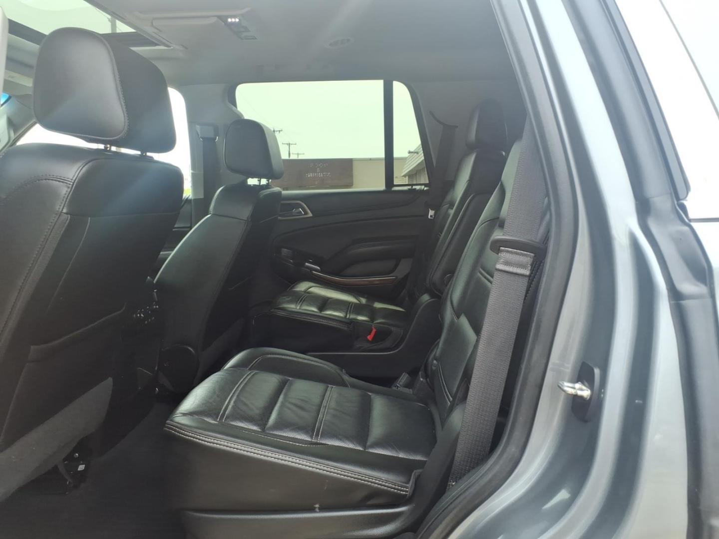 2019 Quicksilver Metallic Gan GMC Yukon Denali (1GKS2CKJ6KR) with an 6.2L EcoTec3 6.2L V8 420hp 460ft. lbs. Direct Injection engine, 10-Speed Shiftable Automatic transmission, located at 5505 N. Summit St., Toledo, OH, 43611, (419) 729-2688, 41.654953, -83.530014 - Photo#16