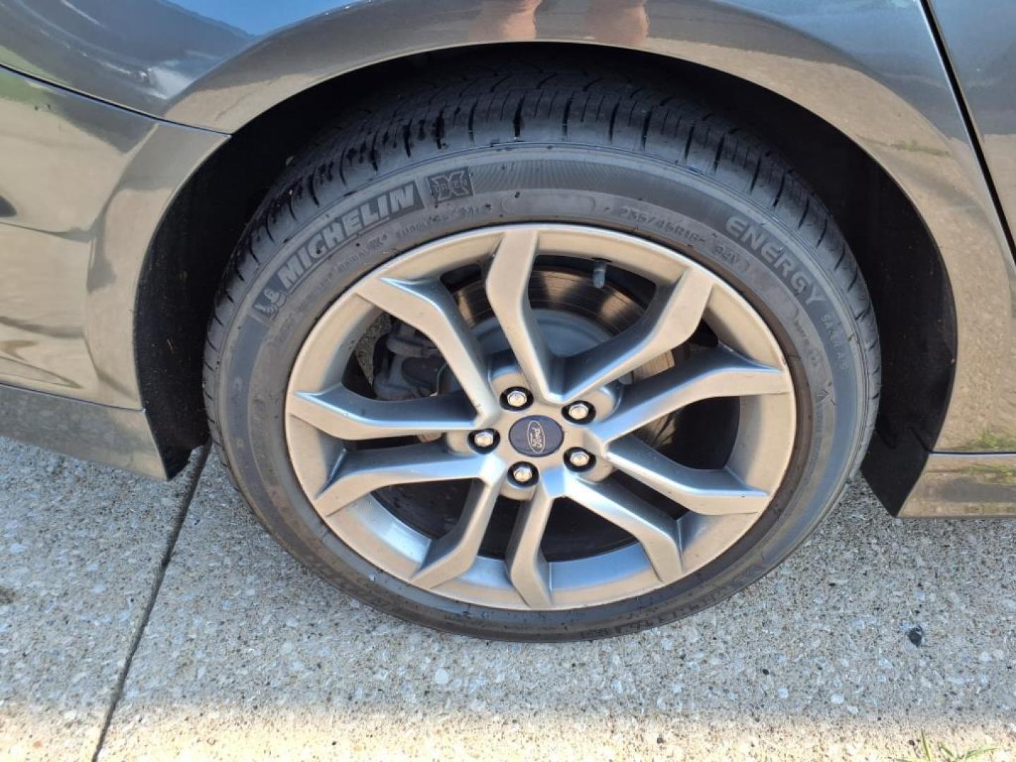 2017 Magnetic Ford Fusion SE (3FA6P0HD3HR) with an 1.5L EcoBoost 1.5L Turbo I4 181hp 185ft. lbs. Direct Injection engine, 6-Speed Shiftable Automatic transmission, located at 5505 N. Summit St., Toledo, OH, 43611, (419) 729-2688, 41.654953, -83.530014 - Photo#22