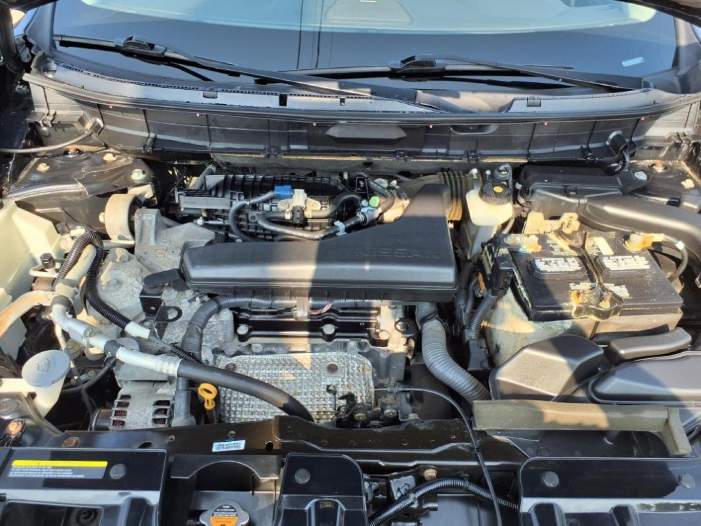 2016 Arctic Blue Metallic Nissan Rouge AWD SL (5N1AT2MV0GC) with an 2.5L 2.5L I4 170hp 175ft. lbs. Sequential Multiport Fuel Injection engine, CVT transmission, located at 5505 N. Summit St., Toledo, OH, 43611, (419) 729-2688, 41.654953, -83.530014 - Photo#20