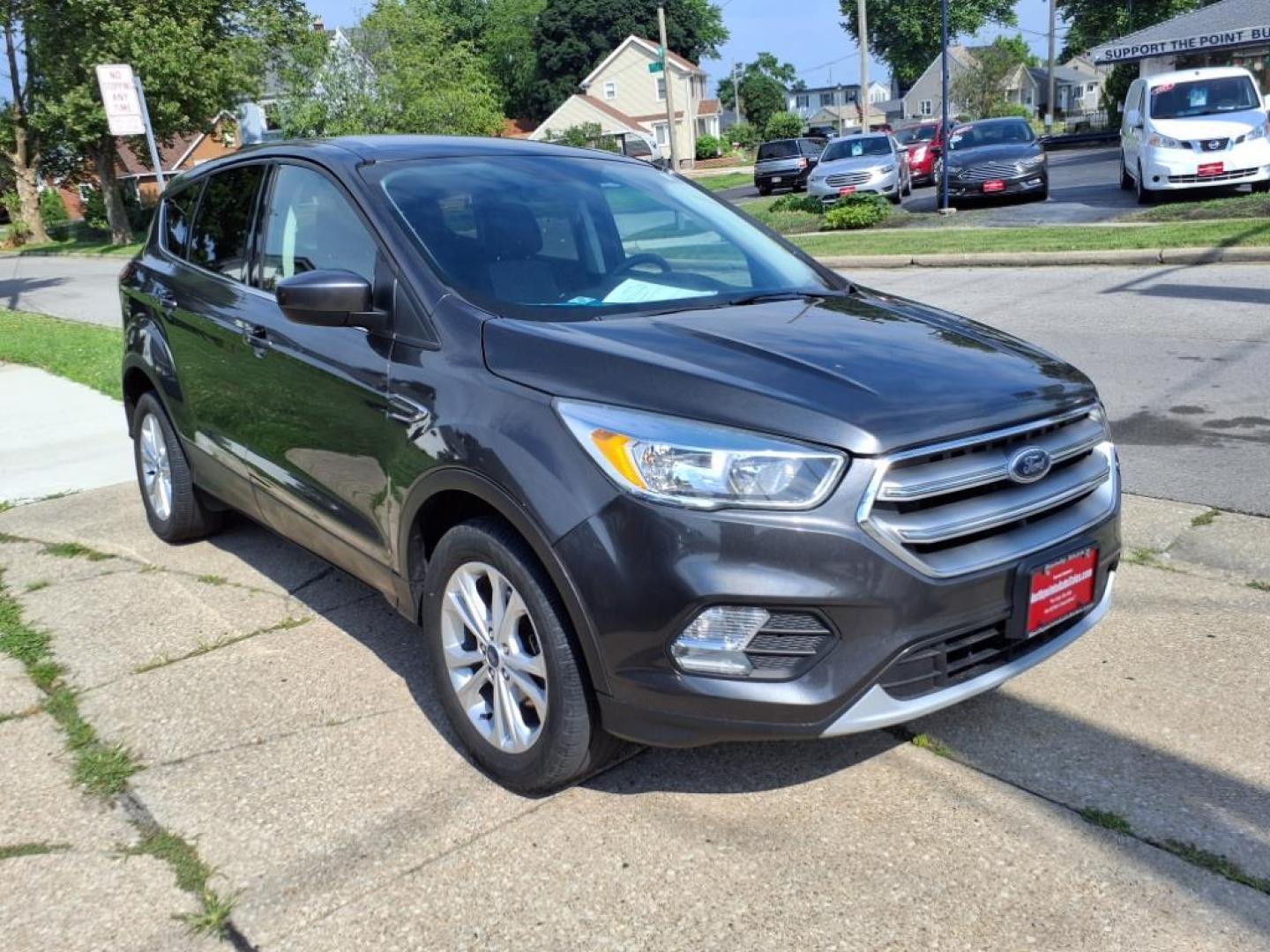 2017 Magnetic Ford Escape SE (1FMCU0GD2HU) with an 1.5L EcoBoost 1.5L Turbo I4 179hp 177ft. lbs. Direct Injection engine, 6-Speed Shiftable Automatic transmission, located at 5505 N. Summit St., Toledo, OH, 43611, (419) 729-2688, 41.654953, -83.530014 - Photo#16