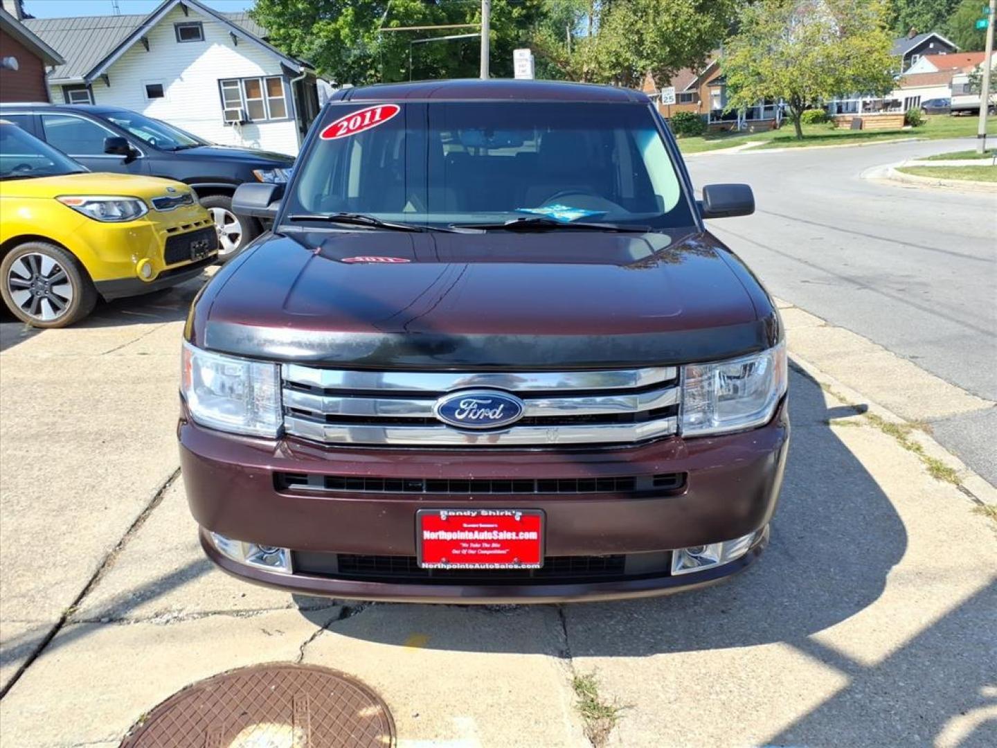 2011 Bordeaux Reserve Metallic Red Ford Flex SE (2FMGK5BC9BB) with an 3.5L 3.5L V6 262hp 248ft. lbs. Sequential Multiport Fuel Injection engine, 6-Speed Automatic transmission, located at 5505 N. Summit St., Toledo, OH, 43611, (419) 729-2688, 41.654953, -83.530014 - Photo#19