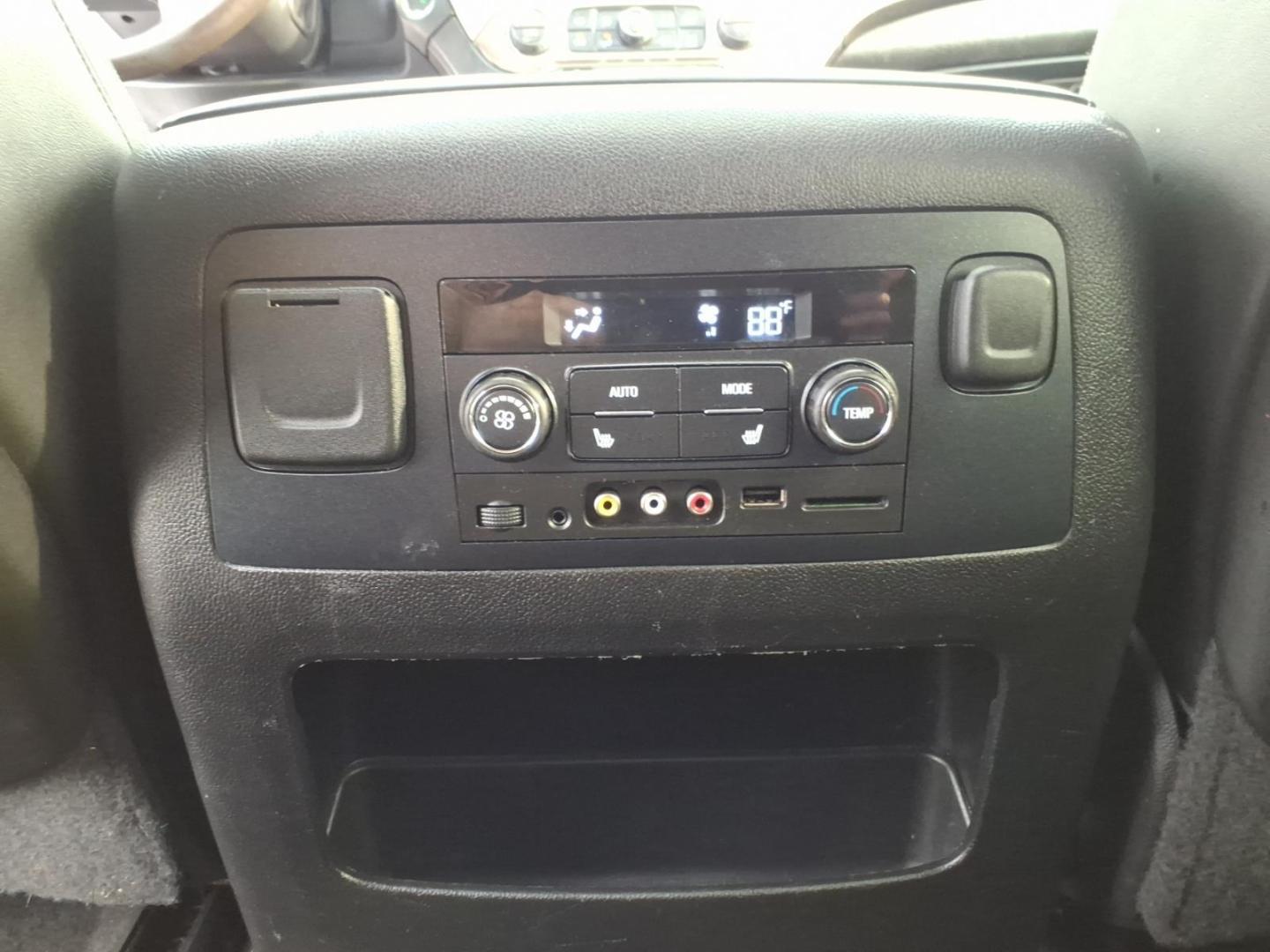 2015 Slate Gray Metallic G1c GMC Yukon Denali (1GKS2CKJ0FR) with an 6.2L EcoTec3 6.2L V8 420hp 460ft. lbs. Direct Injection engine, Automatic transmission, located at 5505 N. Summit St., Toledo, OH, 43611, (419) 729-2688, 41.654953, -83.530014 - Photo#5