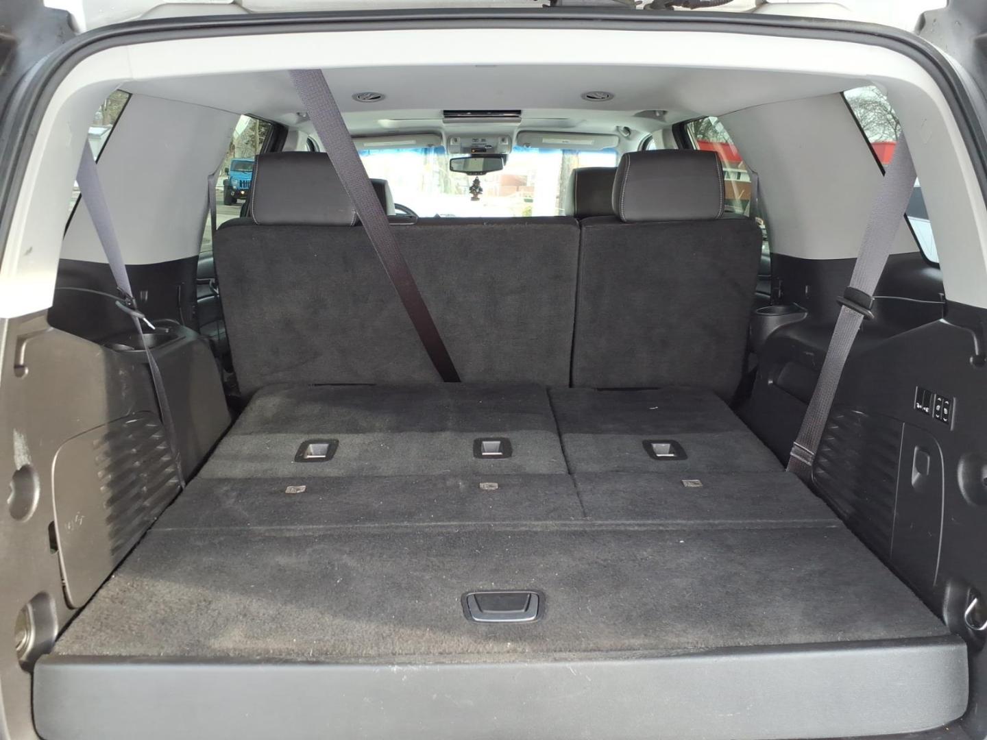 2015 Slate Gray Metallic G1c GMC Yukon Denali (1GKS2CKJ0FR) with an 6.2L EcoTec3 6.2L V8 420hp 460ft. lbs. Direct Injection engine, Automatic transmission, located at 5505 N. Summit St., Toledo, OH, 43611, (419) 729-2688, 41.654953, -83.530014 - Photo#20