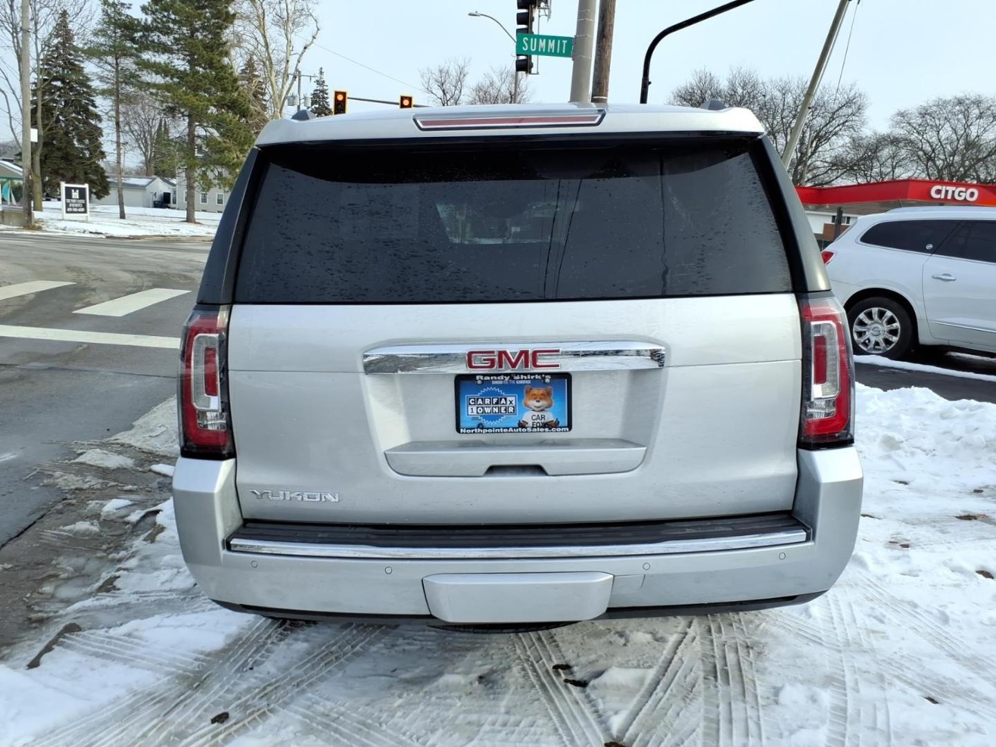 2015 Slate Gray Metallic G1c GMC Yukon Denali (1GKS2CKJ0FR) with an 6.2L EcoTec3 6.2L V8 420hp 460ft. lbs. Direct Injection engine, Automatic transmission, located at 5505 N. Summit St., Toledo, OH, 43611, (419) 729-2688, 41.654953, -83.530014 - Photo#24
