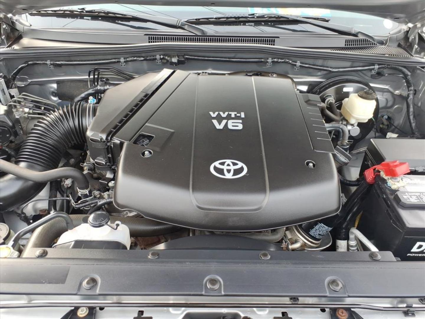 2014 Silver Sky Metallic Toyota Tacoma PreRunner V6 (5TFJU4GN5EX) with an 4.0L 4.0L V6 236hp 266ft. lbs. Sequential Electronic Fuel Injection engine, 5-Speed Automatic transmission, located at 5505 N. Summit St., Toledo, OH, 43611, (419) 729-2688, 41.654953, -83.530014 - Photo#14