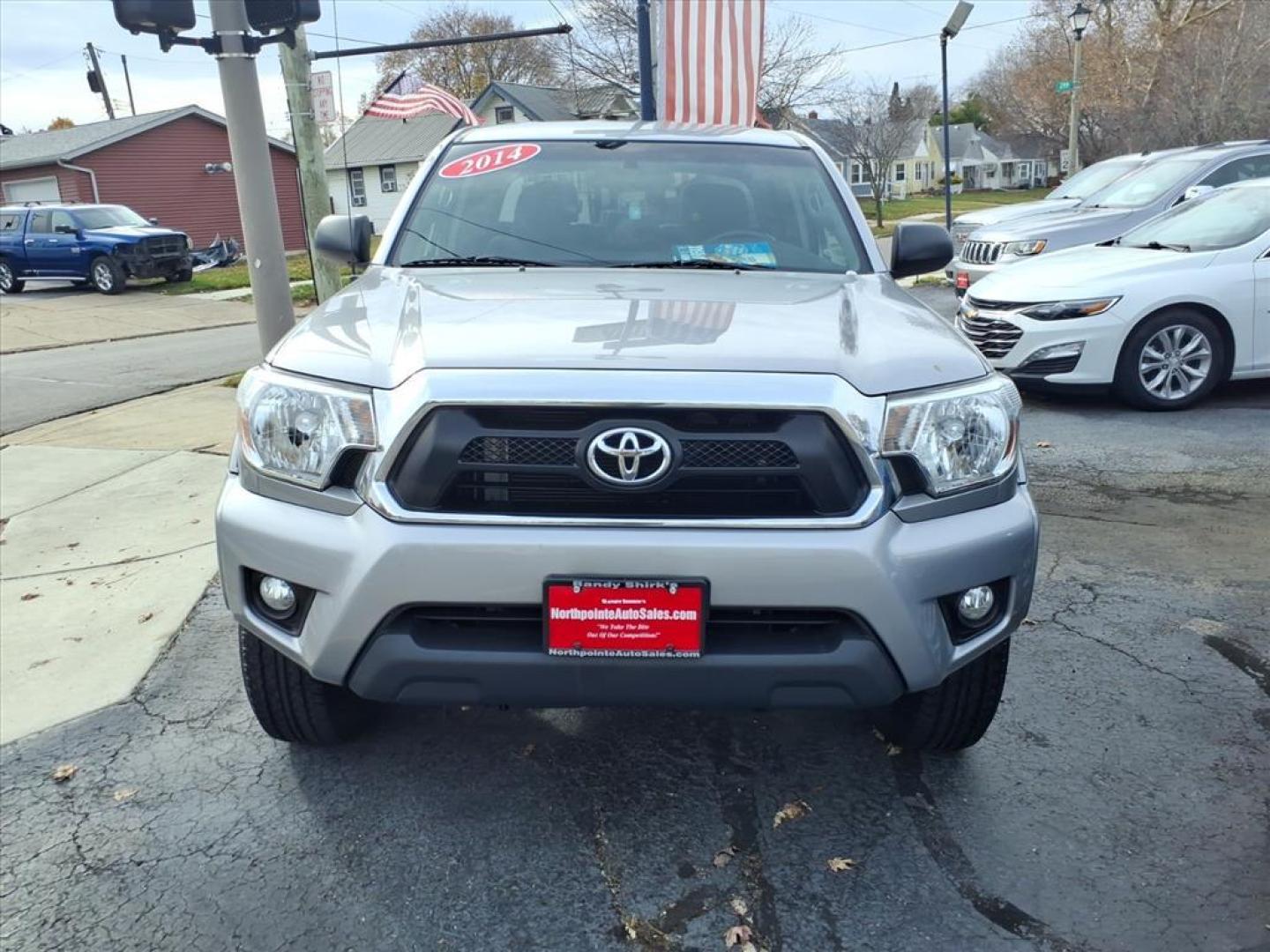 2014 Silver Sky Metallic Toyota Tacoma PreRunner V6 (5TFJU4GN5EX) with an 4.0L 4.0L V6 236hp 266ft. lbs. Sequential Electronic Fuel Injection engine, 5-Speed Automatic transmission, located at 5505 N. Summit St., Toledo, OH, 43611, (419) 729-2688, 41.654953, -83.530014 - Photo#16