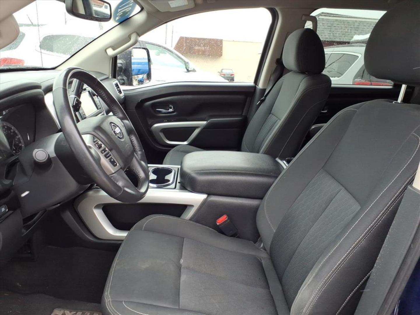 2017 Deep Blue Pearl Rbg Nissan Titan SV (1N6AA1E5XHN) with an 5.6L 5.6L V8 390hp 394ft. lbs. Direct Injection engine, 7-Speed Shiftable Automatic transmission, located at 5505 N. Summit St., Toledo, OH, 43611, (419) 729-2688, 41.654953, -83.530014 - Photo#1