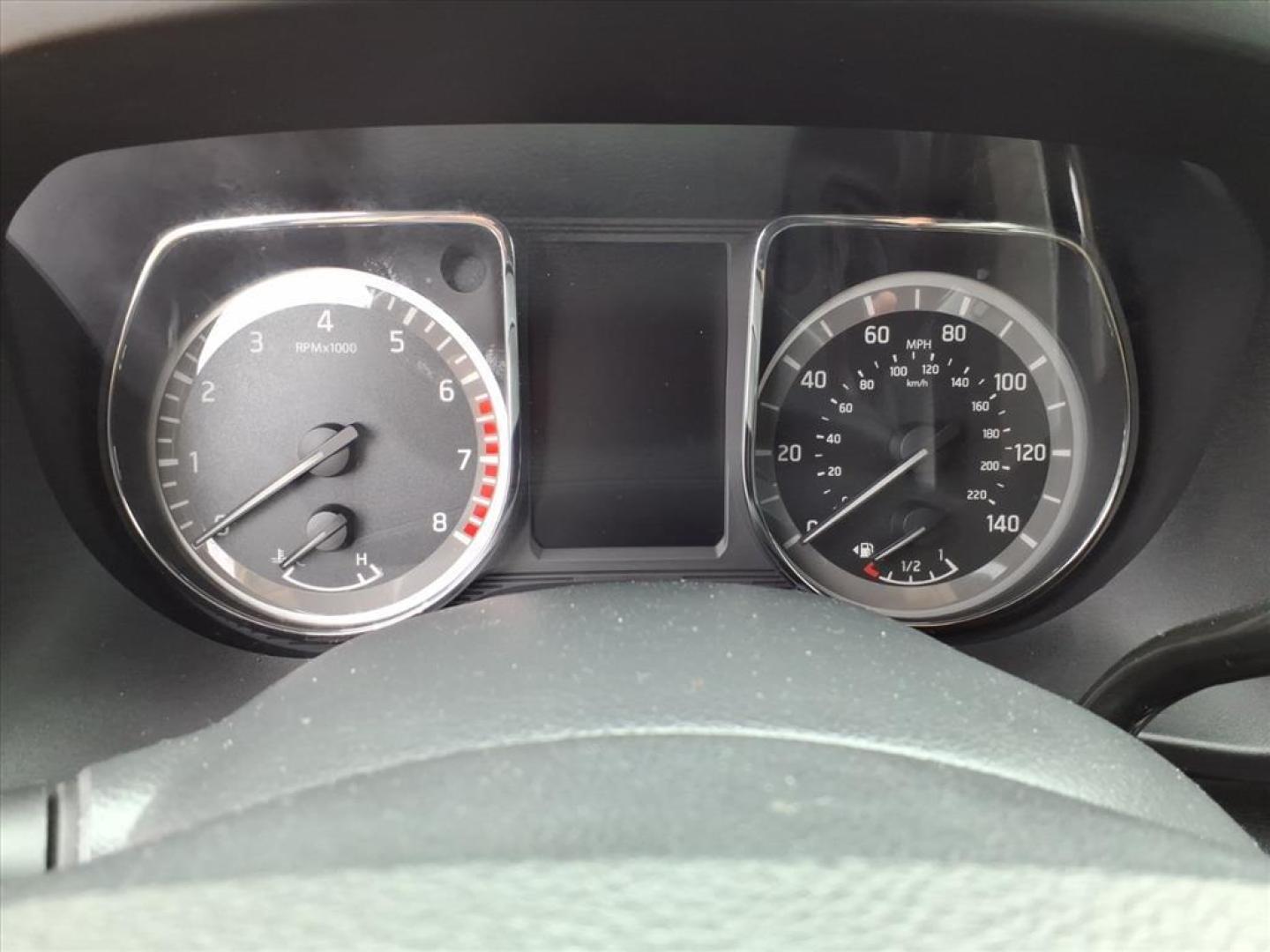 2017 Deep Blue Pearl Rbg Nissan Titan SV (1N6AA1E5XHN) with an 5.6L 5.6L V8 390hp 394ft. lbs. Direct Injection engine, 7-Speed Shiftable Automatic transmission, located at 5505 N. Summit St., Toledo, OH, 43611, (419) 729-2688, 41.654953, -83.530014 - Photo#8