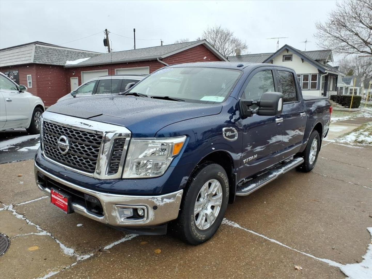 2017 Deep Blue Pearl Rbg Nissan Titan SV (1N6AA1E5XHN) with an 5.6L 5.6L V8 390hp 394ft. lbs. Direct Injection engine, 7-Speed Shiftable Automatic transmission, located at 5505 N. Summit St., Toledo, OH, 43611, (419) 729-2688, 41.654953, -83.530014 - Photo#21