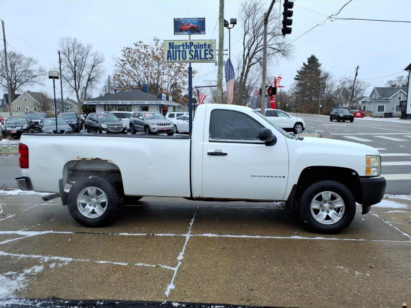 2009 Summit White 50u Chevrolet Silverado 1500 Work Truck (1GCEC14X29Z) with an 4.3L Vortec 4.3L V6 195hp 260ft. lbs. Sequential-Port F.I. engine, 4-Speed Automatic transmission, located at 5505 N. Summit St., Toledo, OH, 43611, (419) 729-2688, 41.654953, -83.530014 - Photo#0