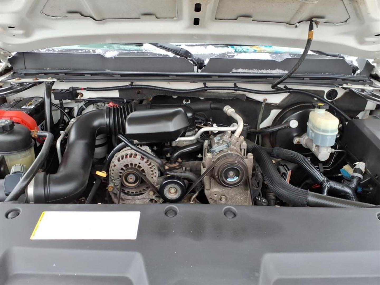 2009 Summit White 50u Chevrolet Silverado 1500 Work Truck (1GCEC14X29Z) with an 4.3L Vortec 4.3L V6 195hp 260ft. lbs. Sequential-Port F.I. engine, 4-Speed Automatic transmission, located at 5505 N. Summit St., Toledo, OH, 43611, (419) 729-2688, 41.654953, -83.530014 - Photo#10