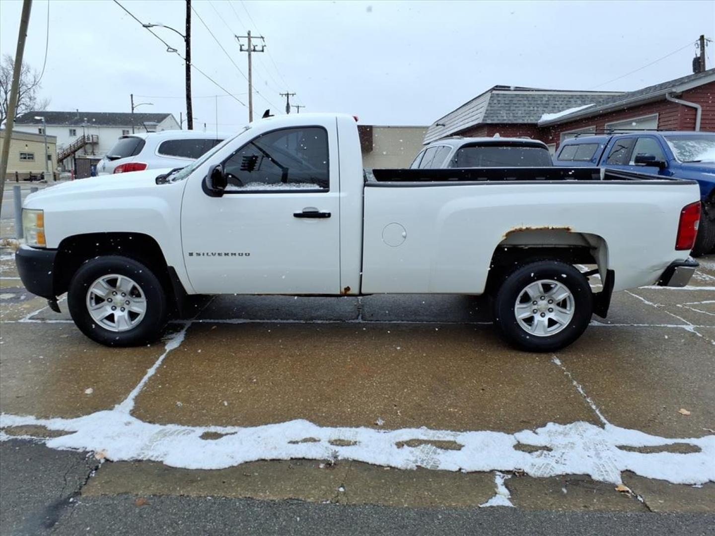 2009 Summit White 50u Chevrolet Silverado 1500 Work Truck (1GCEC14X29Z) with an 4.3L Vortec 4.3L V6 195hp 260ft. lbs. Sequential-Port F.I. engine, 4-Speed Automatic transmission, located at 5505 N. Summit St., Toledo, OH, 43611, (419) 729-2688, 41.654953, -83.530014 - Photo#14