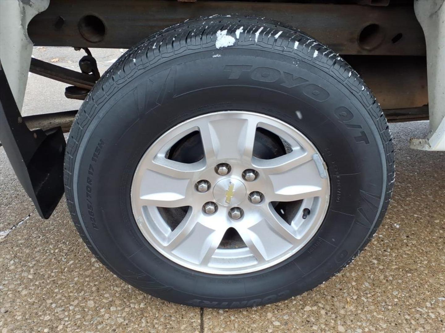 2009 Summit White 50u Chevrolet Silverado 1500 Work Truck (1GCEC14X29Z) with an 4.3L Vortec 4.3L V6 195hp 260ft. lbs. Sequential-Port F.I. engine, 4-Speed Automatic transmission, located at 5505 N. Summit St., Toledo, OH, 43611, (419) 729-2688, 41.654953, -83.530014 - Photo#18