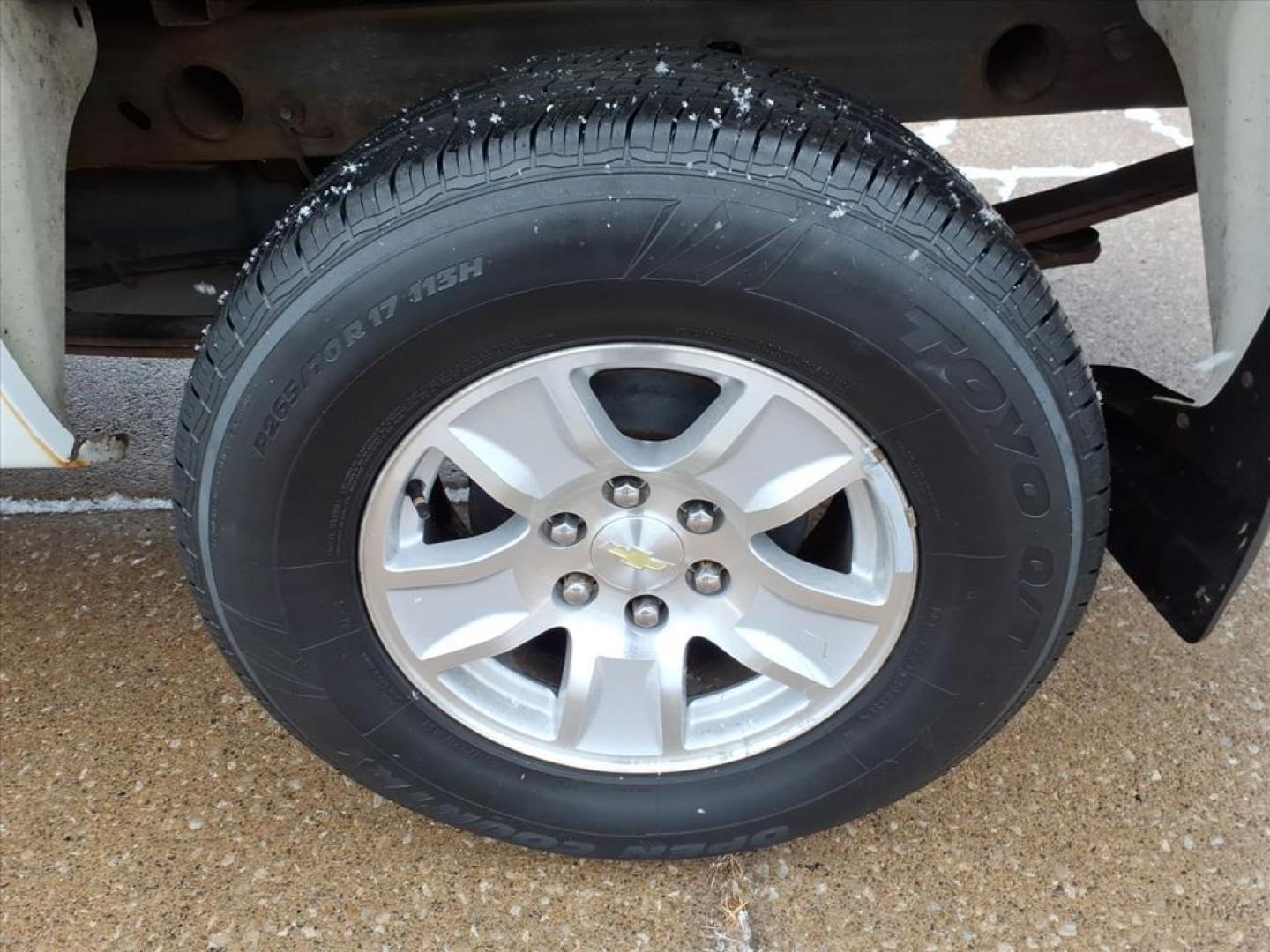 2009 Summit White 50u Chevrolet Silverado 1500 Work Truck (1GCEC14X29Z) with an 4.3L Vortec 4.3L V6 195hp 260ft. lbs. Sequential-Port F.I. engine, 4-Speed Automatic transmission, located at 5505 N. Summit St., Toledo, OH, 43611, (419) 729-2688, 41.654953, -83.530014 - Photo#21