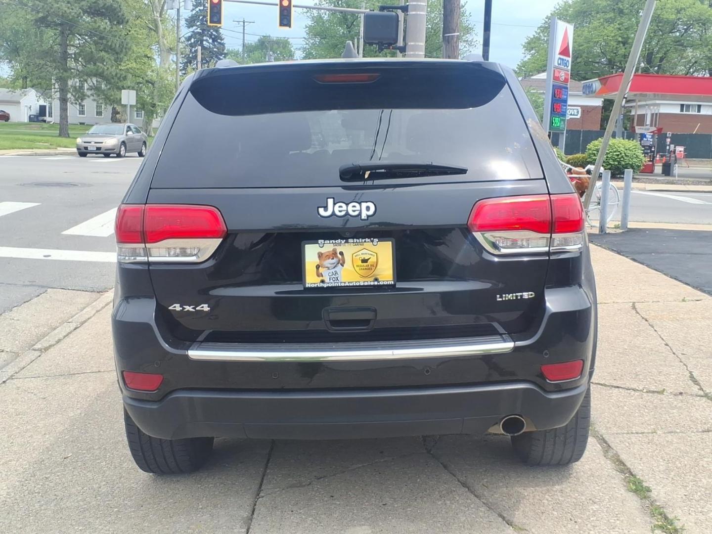 2019 Diamond Black Crystal Pearl Coat Pxj Jeep Grand Cherokee Limited (1C4RJFBGXKC) with an 3.6L Pentastar 3.6L V6 295hp 260ft. lbs. Sequential Multiport Fuel Injection engine, 8-Speed Shiftable Automatic transmission, located at 5505 N. Summit St., Toledo, OH, 43611, (419) 729-2688, 41.654953, -83.530014 - Photo#21