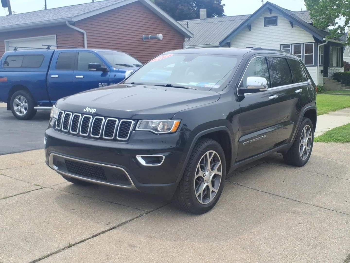 2019 Diamond Black Crystal Pearl Coat Pxj Jeep Grand Cherokee Limited (1C4RJFBGXKC) with an 3.6L Pentastar 3.6L V6 295hp 260ft. lbs. Sequential Multiport Fuel Injection engine, 8-Speed Shiftable Automatic transmission, located at 5505 N. Summit St., Toledo, OH, 43611, (419) 729-2688, 41.654953, -83.530014 - Photo#25
