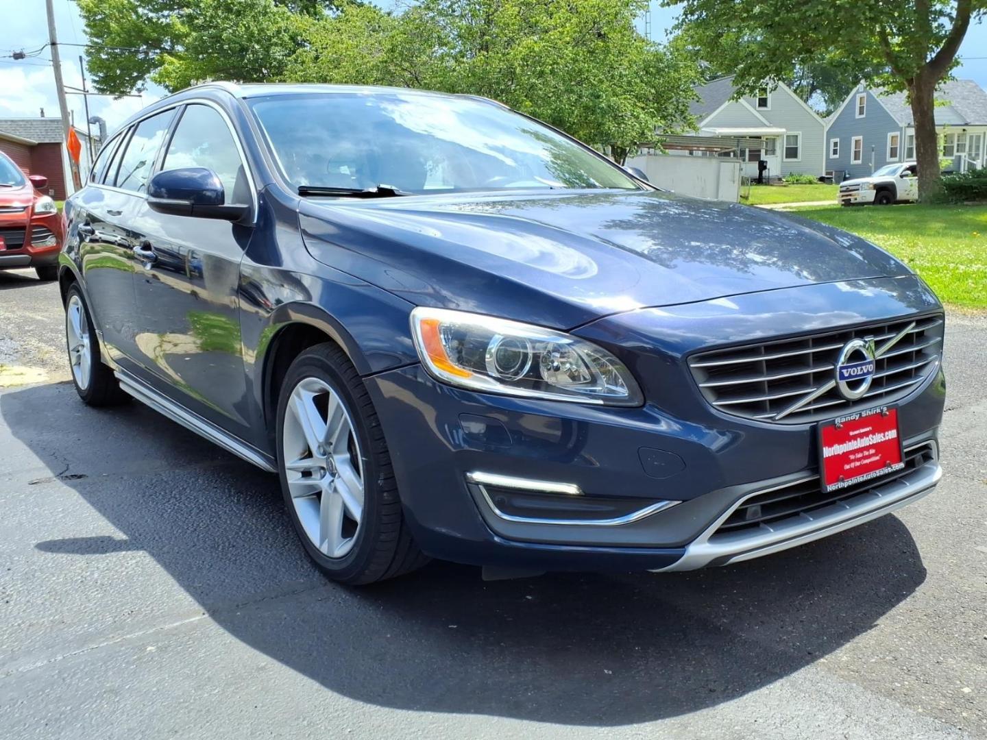 2015 Caspian Blue Metallic Volvo V60 T5 Platinum (YV1612SD1F1) with an 2.5L 2.5L Turbo I5 250hp 266ft. lbs. ULEV Direct Injection engine, 6-Speed Shiftable Automatic transmission, located at 5505 N. Summit St., Toledo, OH, 43611, (419) 729-2688, 41.654953, -83.530014 - Photo#24