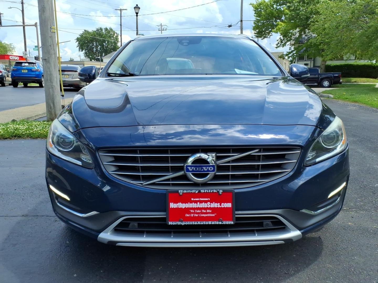 2015 Caspian Blue Metallic Volvo V60 T5 Platinum (YV1612SD1F1) with an 2.5L 2.5L Turbo I5 250hp 266ft. lbs. ULEV Direct Injection engine, 6-Speed Shiftable Automatic transmission, located at 5505 N. Summit St., Toledo, OH, 43611, (419) 729-2688, 41.654953, -83.530014 - Photo#25