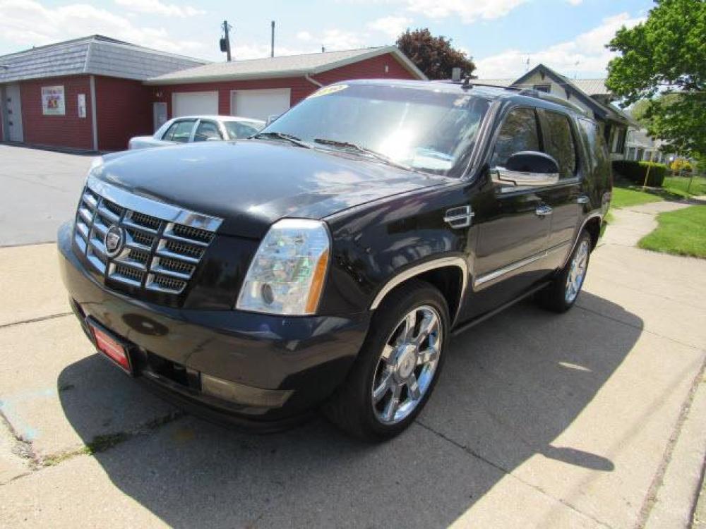 2010 Black Raven Cadillac Escalade Premium (1GYUKCEFXAR) with an 6.2 8 Cylinder Sequential-Port F.I. engine, 6-Speed Shiftable Automatic transmission, located at 5505 N. Summit St., Toledo, OH, 43611, (419) 729-2688, 41.654953, -83.530014 - Photo #18