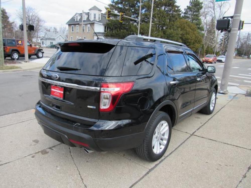 2014 Tuxedo Black Metallic Ford Explorer XLT (1FM5K8D86EG) with an 3.5 6 Cylinder Sequential Multiport Fuel Injection engine, 6-Speed Shiftable Automatic transmission, located at 5505 N. Summit St., Toledo, OH, 43611, (419) 729-2688, 41.654953, -83.530014 - Photo #23