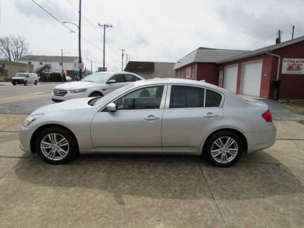 2011 Liquid Platinum INFINITI G25 Sedan X AWD (JN1DV6AR1BM) with an 2.5 6 Cylinder Sequential Multiport Fuel Injection engine, 7-Speed Shiftable Automatic transmission, located at 5505 N. Summit St., Toledo, OH, 43611, (419) 729-2688, 41.654953, -83.530014 - Photo #23