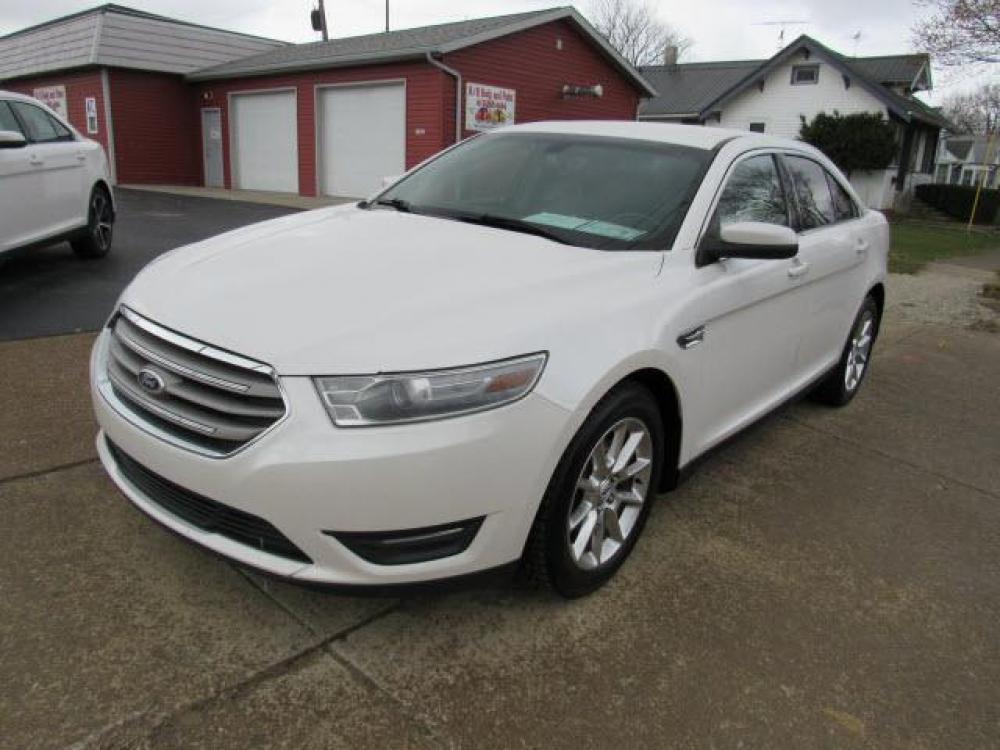 2013 White Platinum Metallic Tri-Coat Ford Taurus SEL (1FAHP2E80DG) with an 3.5 6 Cylinder Sequential Multiport Fuel Injection engine, 6-Speed Shiftable Automatic transmission, located at 5505 N. Summit St., Toledo, OH, 43611, (419) 729-2688, 41.654953, -83.530014 - Photo #16
