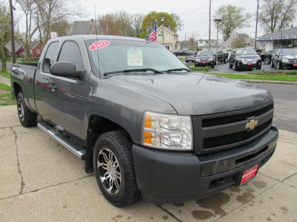 2011 Gray Metallic Chevrolet Silverado 1500 Work Truck 4X4 (1GCRKPEA9BZ) with an 4.8 8 Cylinder Sequential-Port F.I. engine, 4-Speed Automatic transmission, located at 5505 N. Summit St., Toledo, OH, 43611, (419) 729-2688, 41.654953, -83.530014 - Photo #14