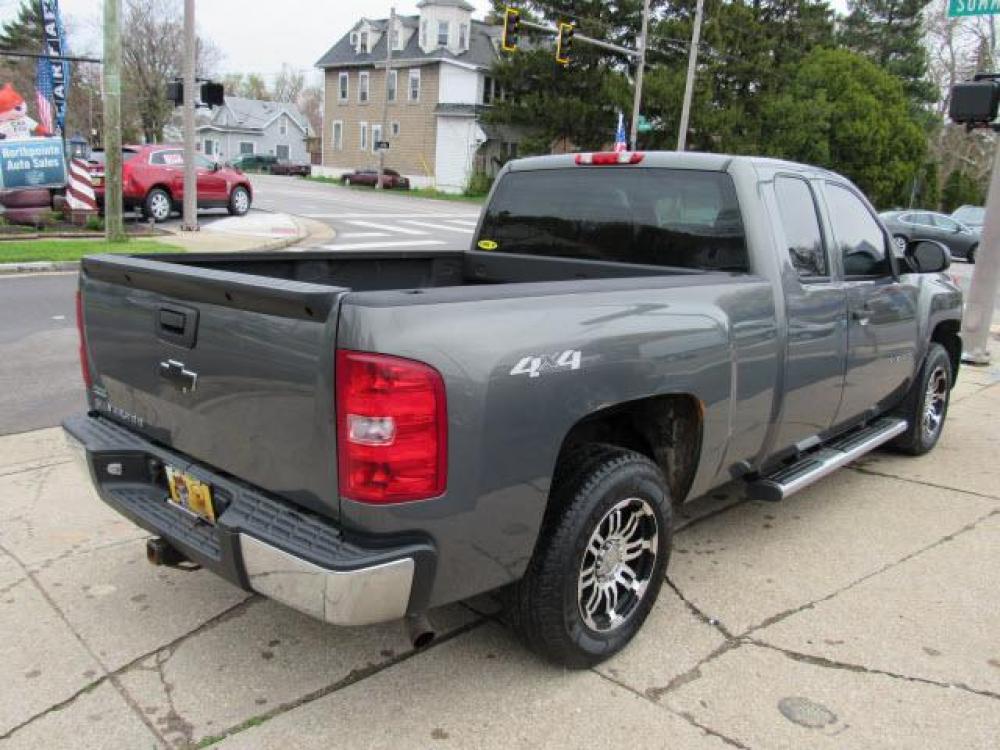 2011 Gray Metallic Chevrolet Silverado 1500 Work Truck 4X4 (1GCRKPEA9BZ) with an 4.8 8 Cylinder Sequential-Port F.I. engine, 4-Speed Automatic transmission, located at 5505 N. Summit St., Toledo, OH, 43611, (419) 729-2688, 41.654953, -83.530014 - Photo #20