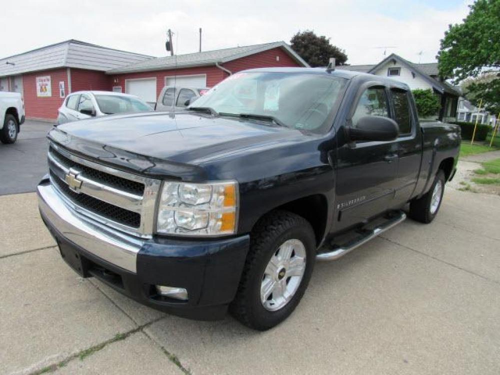 2008 Dark Blue Metallic Chevrolet Silverado 1500 LS 4X4 (2GCEK190981) with an 5.3 8 Cylinder Fuel Injected engine, 4-Speed Automatic transmission, located at 5505 N. Summit St., Toledo, OH, 43611, (419) 729-2688, 41.654953, -83.530014 - Photo #18