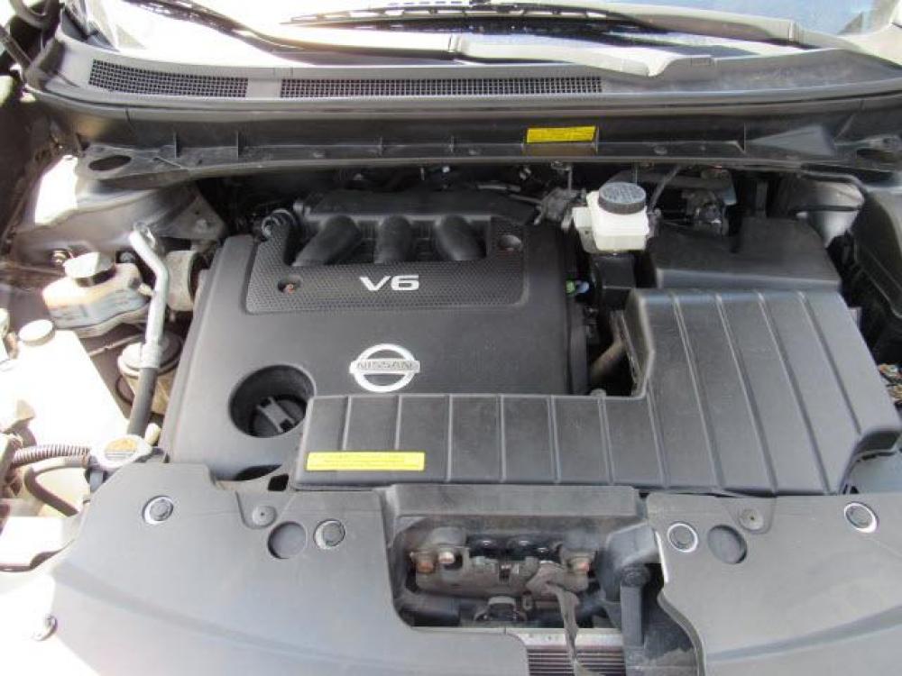 2014 Gun Metallic Nissan Murano SL (JN8AZ1MW2EW) with an 3.5 6 Cylinder Fuel Injected engine, CVT transmission, located at 5505 N. Summit St., Toledo, OH, 43611, (419) 729-2688, 41.654953, -83.530014 - Photo #20