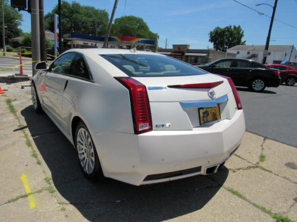 2011 White Diamond Tricoat Cadillac CTS 3.6L Performance (1G6DJ1ED4B0) with an 3.6 6 Cylinder Direct Injection engine, 6-Speed Shiftable Automatic transmission, located at 5505 N. Summit St., Toledo, OH, 43611, (419) 729-2688, 41.654953, -83.530014 - Photo #24