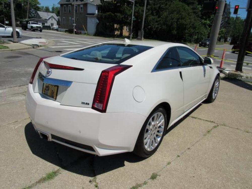 2011 White Diamond Tricoat Cadillac CTS 3.6L Performance (1G6DJ1ED4B0) with an 3.6 6 Cylinder Direct Injection engine, 6-Speed Shiftable Automatic transmission, located at 5505 N. Summit St., Toledo, OH, 43611, (419) 729-2688, 41.654953, -83.530014 - Photo #26