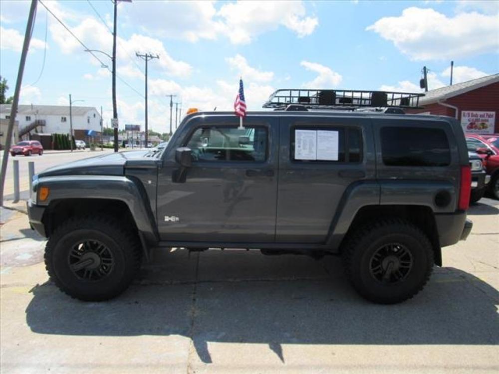 2008 Boulder Gray Metallic HUMMER H3 4X4 (5GTEN43E588) with an 3.7 5 Cylinder Sequential Multiport Fuel Injection engine, 4-Speed Automatic transmission, located at 5505 N. Summit St., Toledo, OH, 43611, (419) 729-2688, 41.654953, -83.530014 - Photo #21
