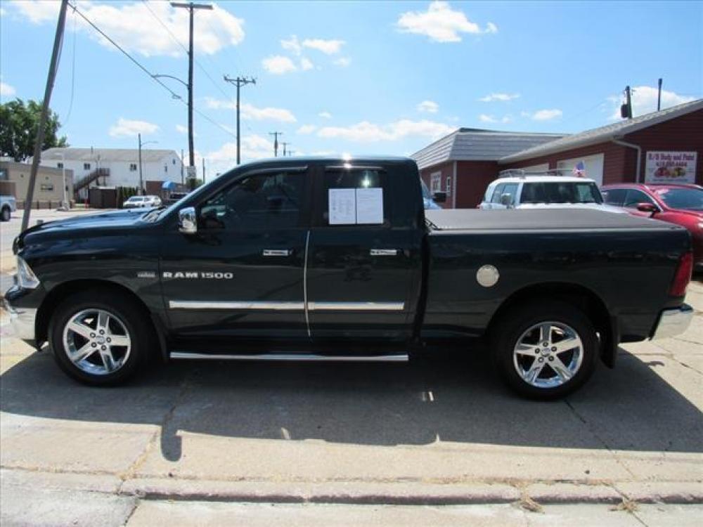 2011 Hunter Green Pearl Coat RAM 1500 ST 4X4 (1D7RV1GT9BS) with an 5.7 8 Cylinder Sequential Multiport Fuel Injection engine, 5-Speed Automatic transmission, located at 5505 N. Summit St., Toledo, OH, 43611, (419) 729-2688, 41.654953, -83.530014 - Photo #17