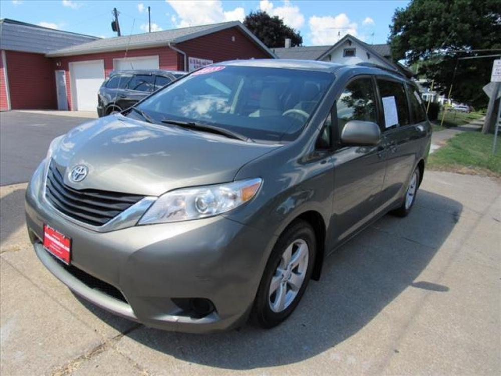 2013 Cypress Pearl Toyota Sienna LE 8-Passenger (5TDKK3DC3DS) with an 3.5 6 Cylinder Sequential Multiport Fuel Injection engine, 6-Speed Shiftable Automatic transmission, located at 5505 N. Summit St., Toledo, OH, 43611, (419) 729-2688, 41.654953, -83.530014 - Photo #19