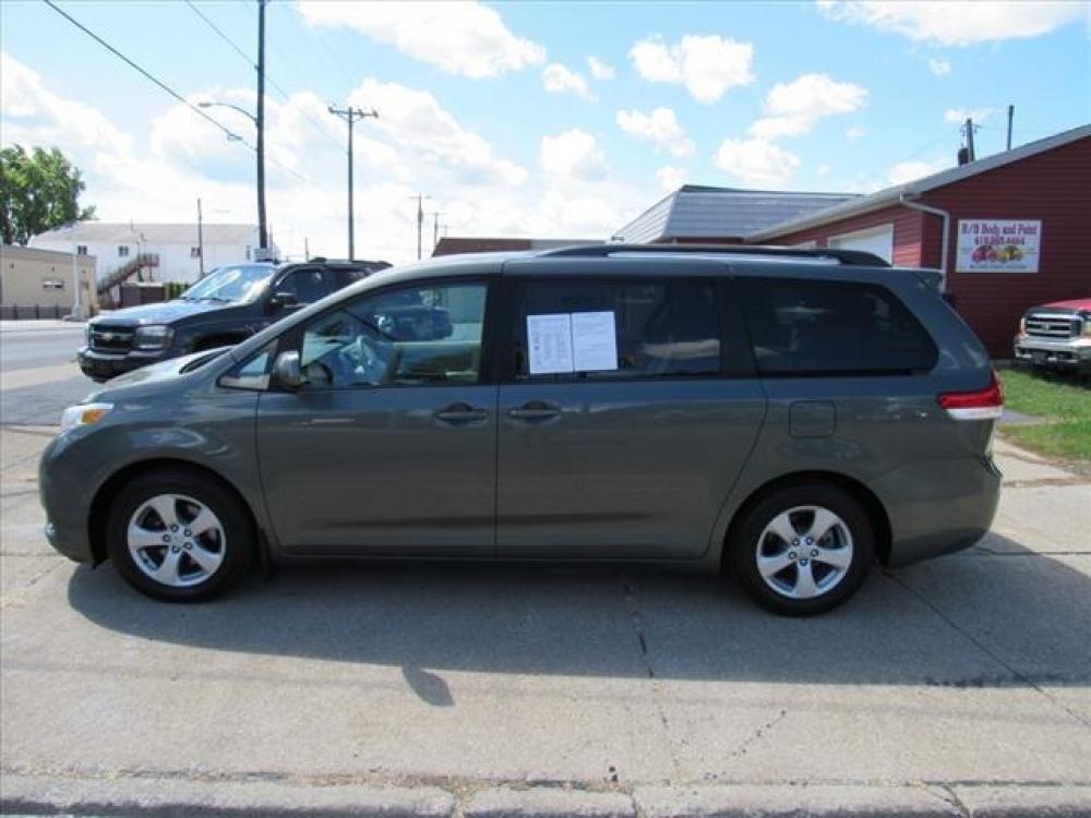 2013 Cypress Pearl Toyota Sienna LE 8-Passenger (5TDKK3DC3DS) with an 3.5 6 Cylinder Sequential Multiport Fuel Injection engine, 6-Speed Shiftable Automatic transmission, located at 5505 N. Summit St., Toledo, OH, 43611, (419) 729-2688, 41.654953, -83.530014 - Photo #20