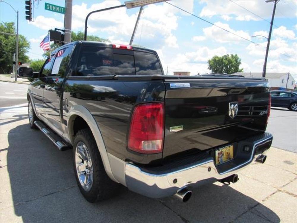 2011 Brilliant Black Crystal Pearl Coat/White Gold Clea RAM 1500 Laramie 4X4 (1D7RV1CT1BS) with an 5.7 8 Cylinder Sequential Multiport Fuel Injection engine, 5-Speed Automatic transmission, located at 5505 N. Summit St., Toledo, OH, 43611, (419) 729-2688, 41.654953, -83.530014 - Photo #21