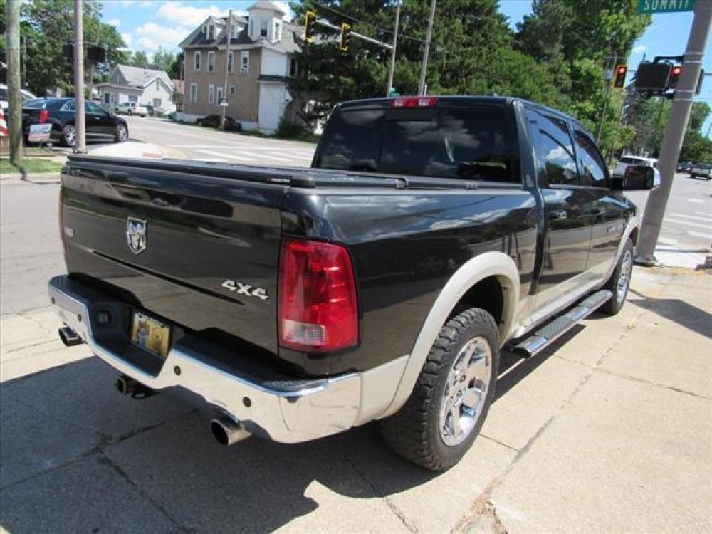 2011 Brilliant Black Crystal Pearl Coat/White Gold Clea RAM 1500 Laramie 4X4 (1D7RV1CT1BS) with an 5.7 8 Cylinder Sequential Multiport Fuel Injection engine, 5-Speed Automatic transmission, located at 5505 N. Summit St., Toledo, OH, 43611, (419) 729-2688, 41.654953, -83.530014 - Photo #23