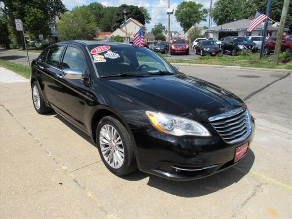 2012 Black Clear Coat Chrysler 200 Limited (1C3CCBCB3CN) with an 2.4 4 Cylinder Sequential Multiport Fuel Injection engine, 6-Speed Shiftable Automatic transmission, located at 5505 N. Summit St., Toledo, OH, 43611, (419) 729-2688, 41.654953, -83.530014 - Photo #16