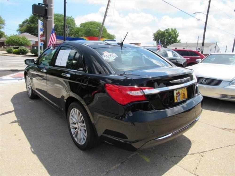 2012 Black Clear Coat Chrysler 200 Limited (1C3CCBCB3CN) with an 2.4 4 Cylinder Sequential Multiport Fuel Injection engine, 6-Speed Shiftable Automatic transmission, located at 5505 N. Summit St., Toledo, OH, 43611, (419) 729-2688, 41.654953, -83.530014 - Photo #20