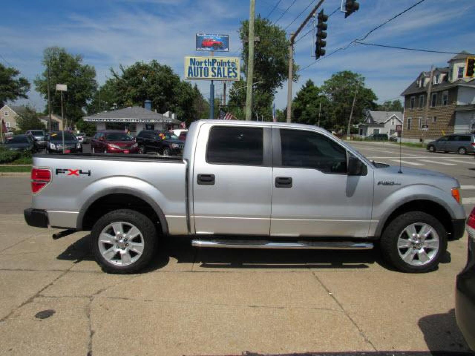 2010 Ingot Silver Ford F-150 FX4 4X4 (1FTFW1EV2AF) with an 5.4 8 Cylinder Sequential Multiport Fuel Injection engine, 6-Speed Automatic transmission, located at 5505 N. Summit St., Toledo, OH, 43611, (419) 729-2688, 41.654953, -83.530014 - Photo #0