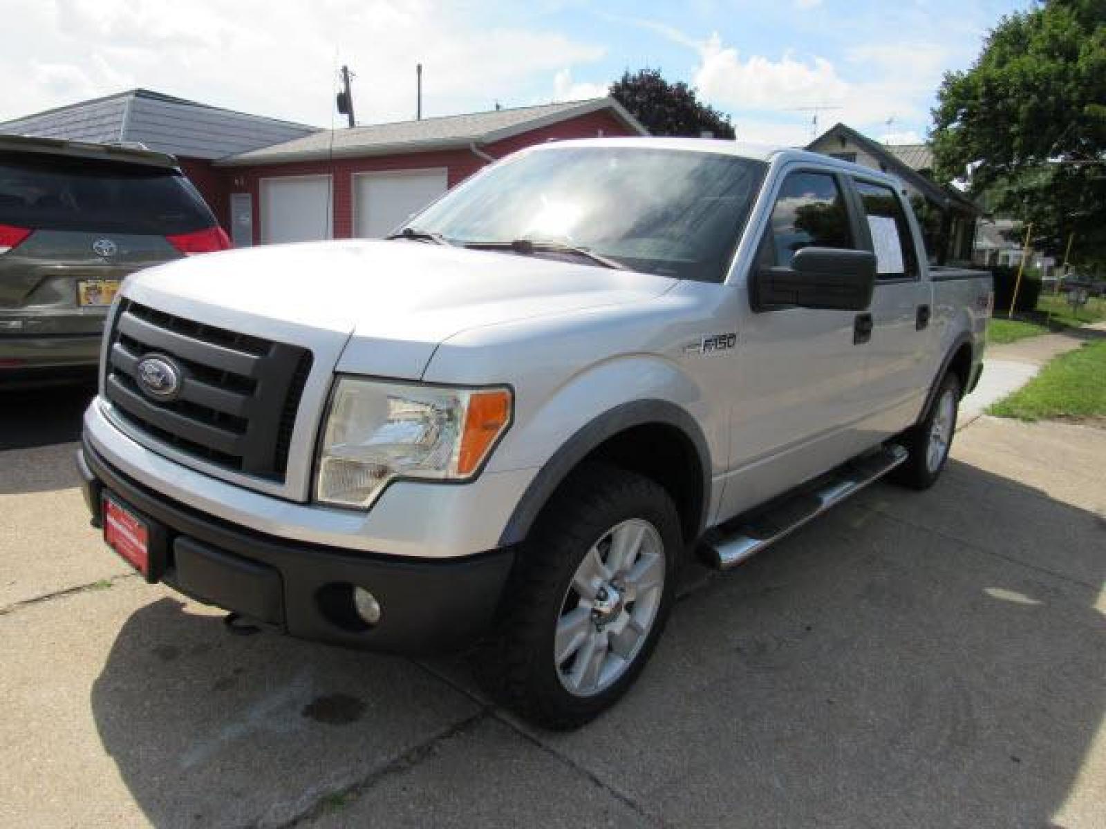 2010 Ingot Silver Ford F-150 FX4 4X4 (1FTFW1EV2AF) with an 5.4 8 Cylinder Sequential Multiport Fuel Injection engine, 6-Speed Automatic transmission, located at 5505 N. Summit St., Toledo, OH, 43611, (419) 729-2688, 41.654953, -83.530014 - Photo #17