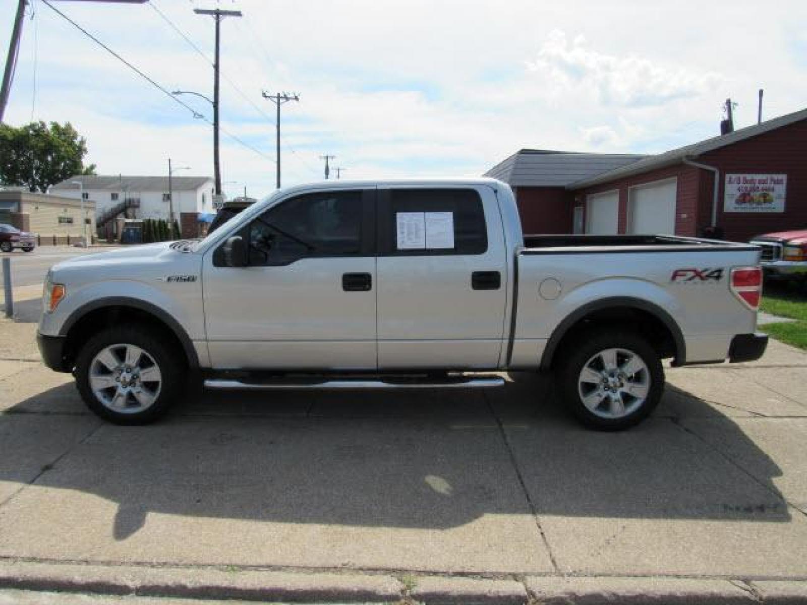 2010 Ingot Silver Ford F-150 FX4 4X4 (1FTFW1EV2AF) with an 5.4 8 Cylinder Sequential Multiport Fuel Injection engine, 6-Speed Automatic transmission, located at 5505 N. Summit St., Toledo, OH, 43611, (419) 729-2688, 41.654953, -83.530014 - Photo #18