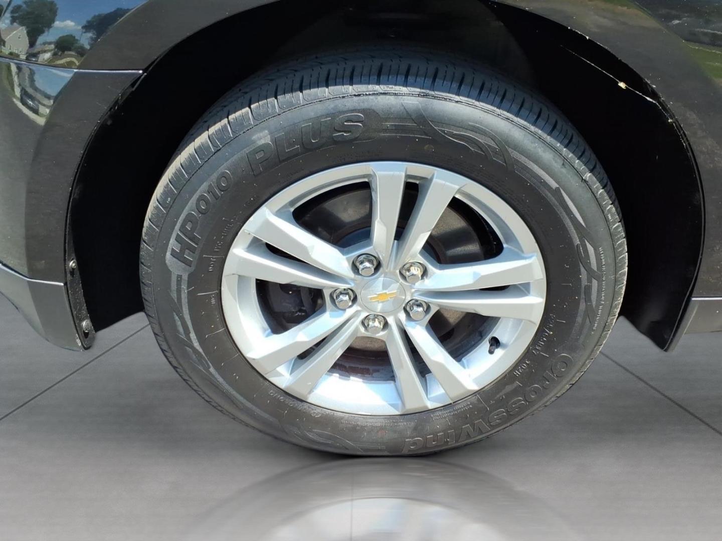 2015 Black Gba Chevrolet Equinox LT (2GNFLFEK4F6) with an 2.4L 2.4L I4 182hp 172ft. lbs. Direct Injection engine, 6-Speed Shiftable Automatic transmission, located at 5505 N. Summit St., Toledo, OH, 43611, (419) 729-2688, 41.654953, -83.530014- Photo#21