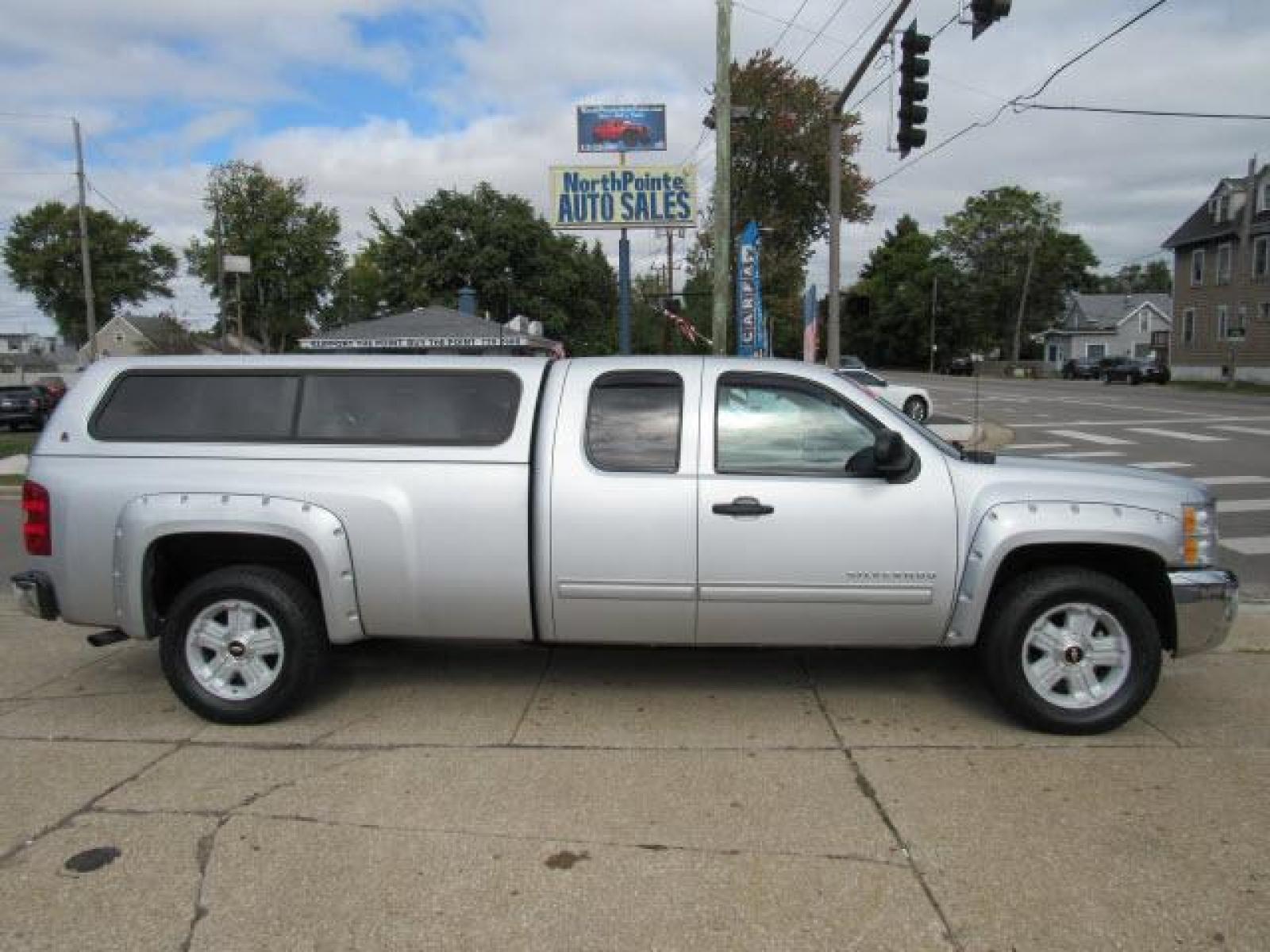 2012 Silver Ice Metallic Chevrolet Silverado 1500 LT 4X4 (1GCRKSE01CZ) with an 5.3 8 Cylinder Sequential-Port F.I. engine, 6-Speed Shiftable Automatic transmission, located at 5505 N. Summit St., Toledo, OH, 43611, (419) 729-2688, 41.654953, -83.530014 - Photo #0